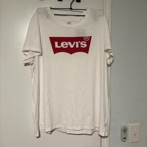 Levi's Classic White Tee